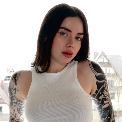 Nikky Dandeli порно актриса