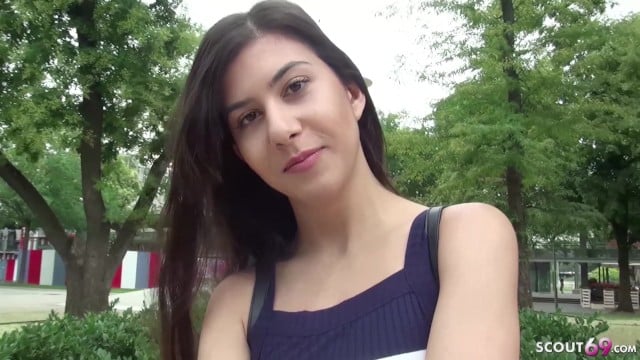 Пикапер под видом кастинга заманил модель к себе и трахнул её за деньги